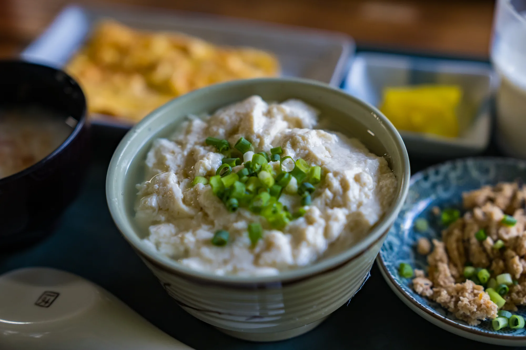 ゆし豆腐定食の沖縄の朝ごはん