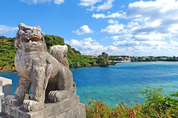 シーサーと海 / Shisa and Sea